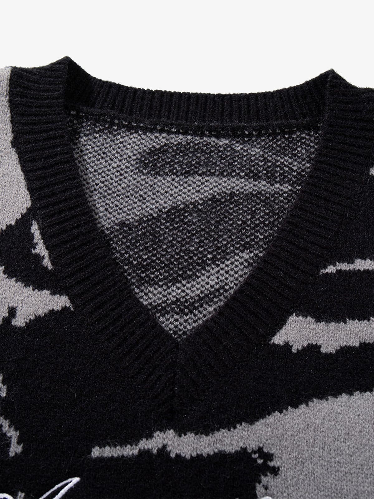 High Street Dark Skull Frayed-edge V-neck Sweater Vest