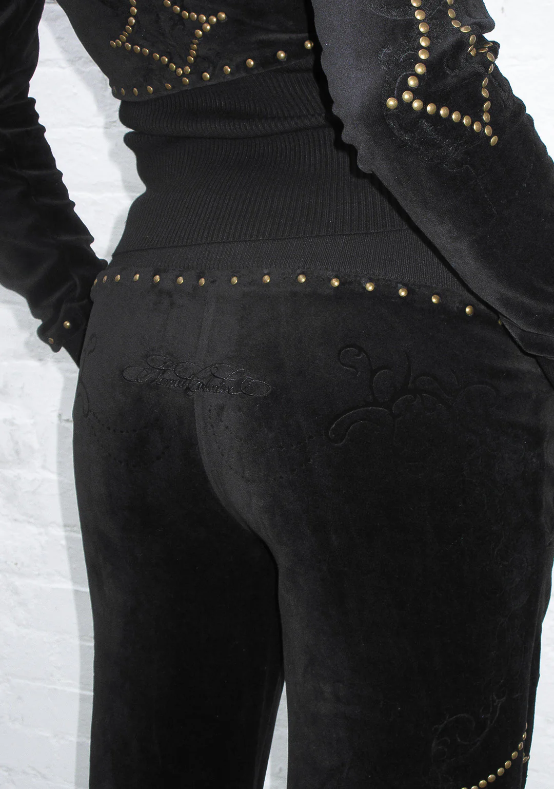 REBEL STUDDED VELOUR SWEATPANTS BLACK