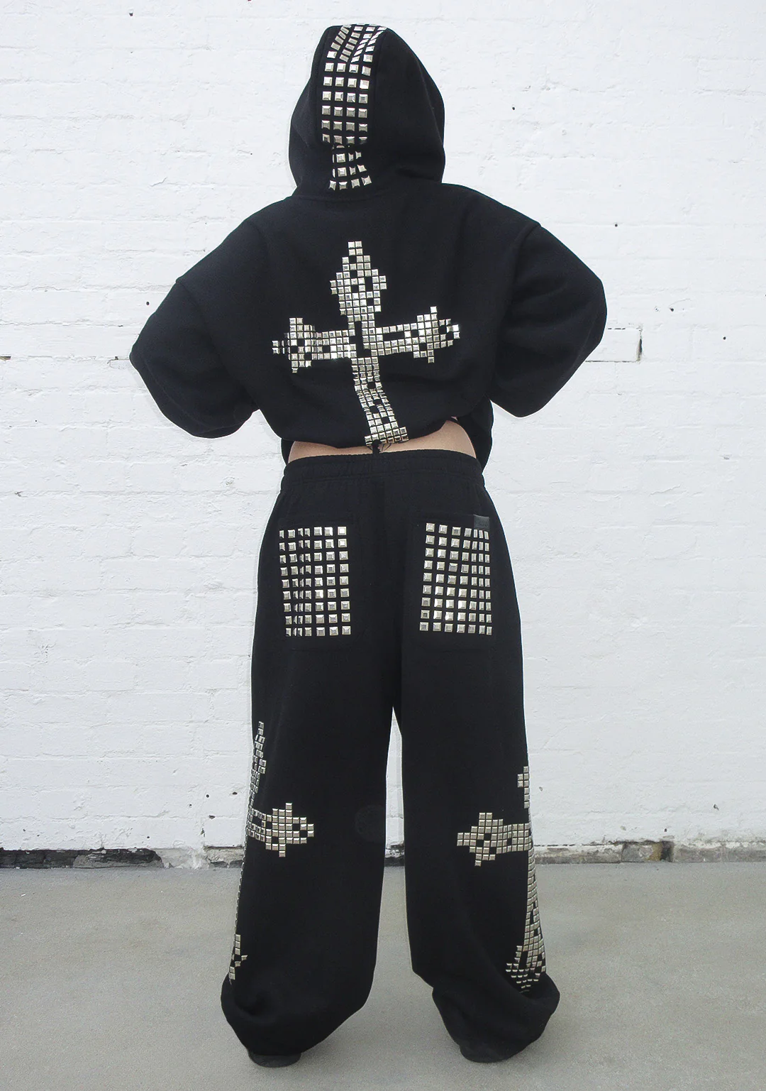 FAITHFUL STUDDED ZIP HOODIE BLACK