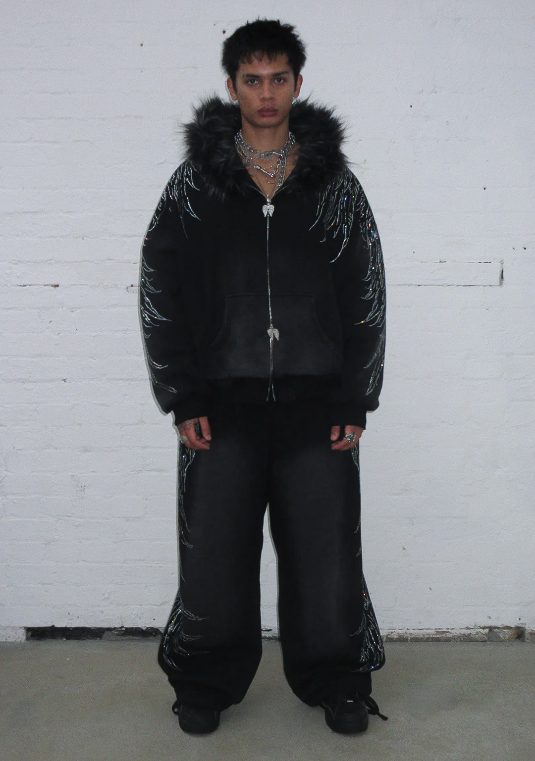 FALLEN RHINESTONE OVERSIZED SWEATPANTS WASHED BLACK