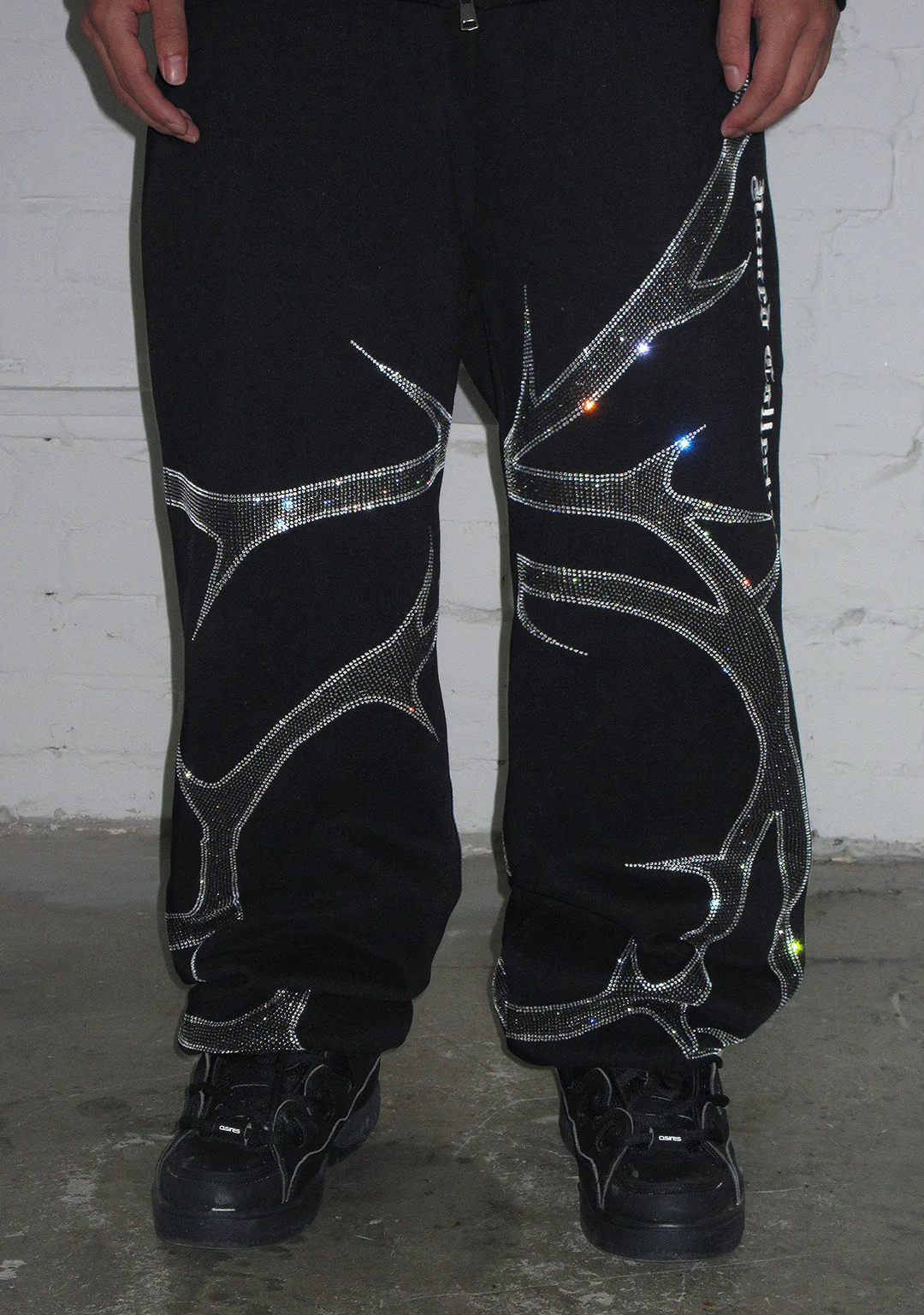 THORN RHINESTONE SWEATPANTS BLACK