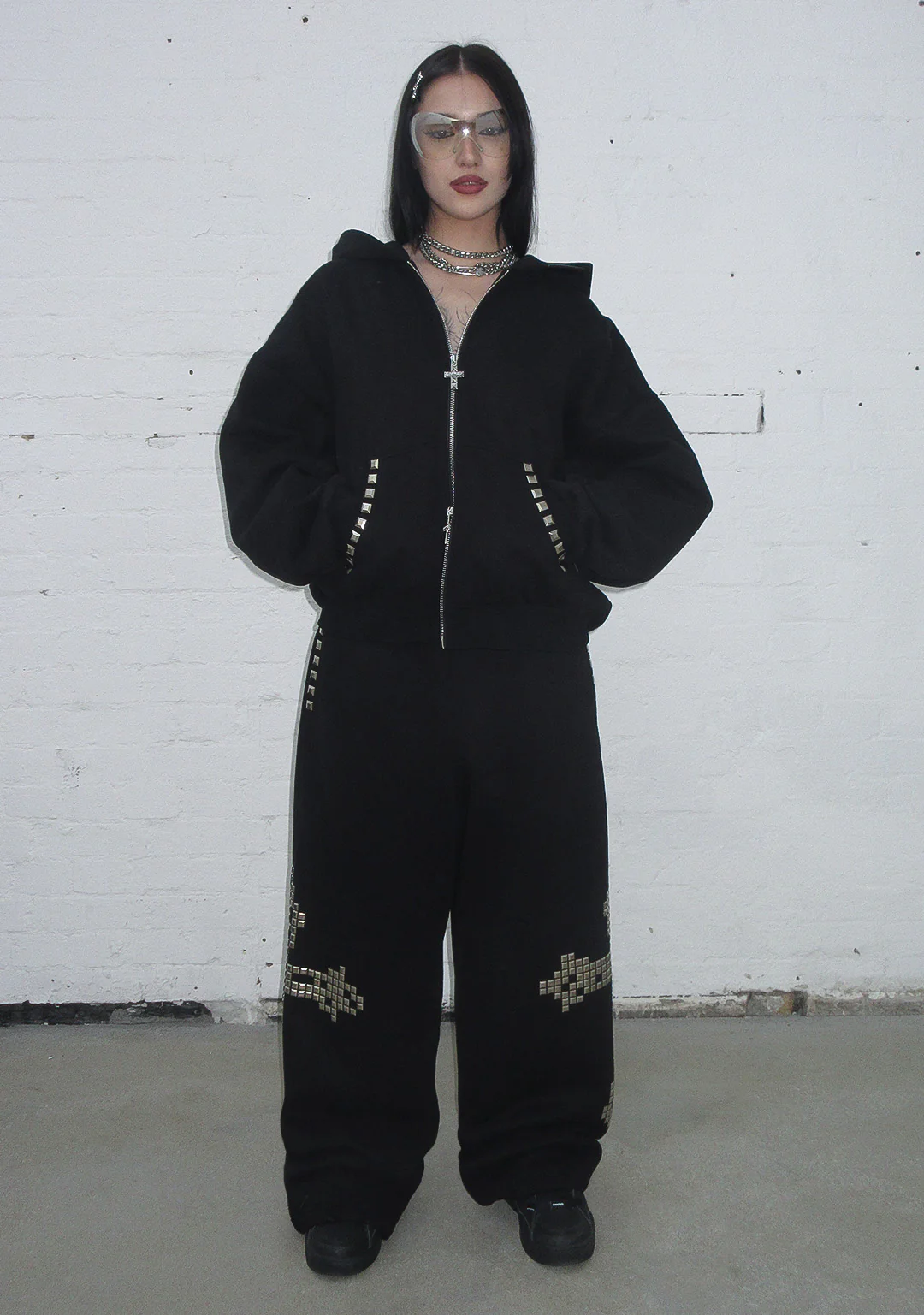 FAITHFUL STUDDED OVERSIZED SWEATPANTS BLACK