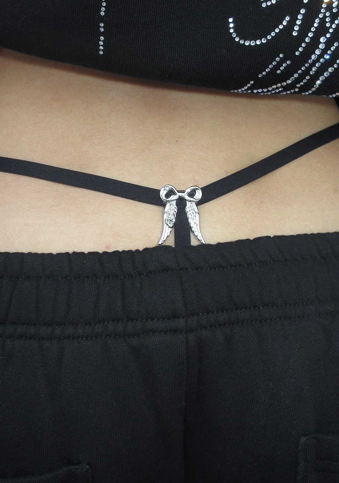 FALLEN WINGS CHARM MESH G-STRING BLACK