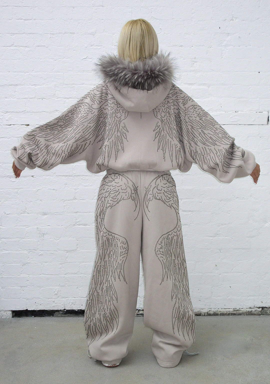 FALLEN STUDDED OVERSIZED SWEATPANTS BONE