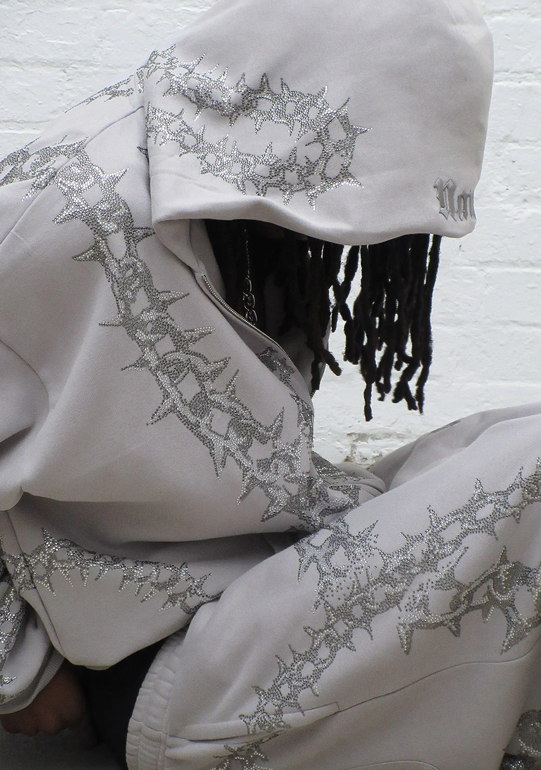 OMEN RHINESTONE OVERSIZED SWEATPANTS SMOKE GREY