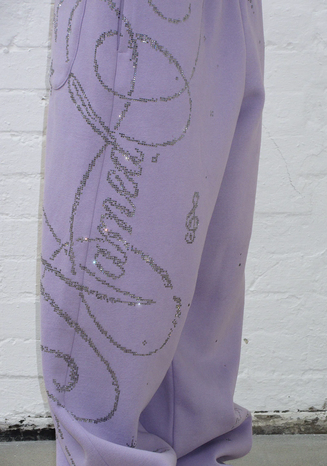 DREAMER RHINESTONE TEDDY OVERSIZED SWEATPANTS LILAC