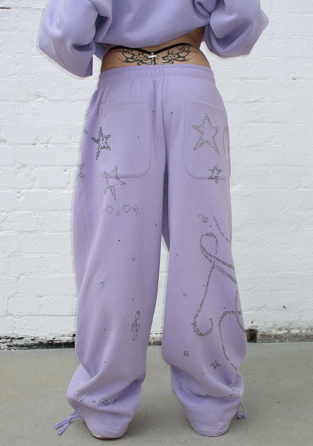 DREAMER RHINESTONE TEDDY OVERSIZED SWEATPANTS LILAC