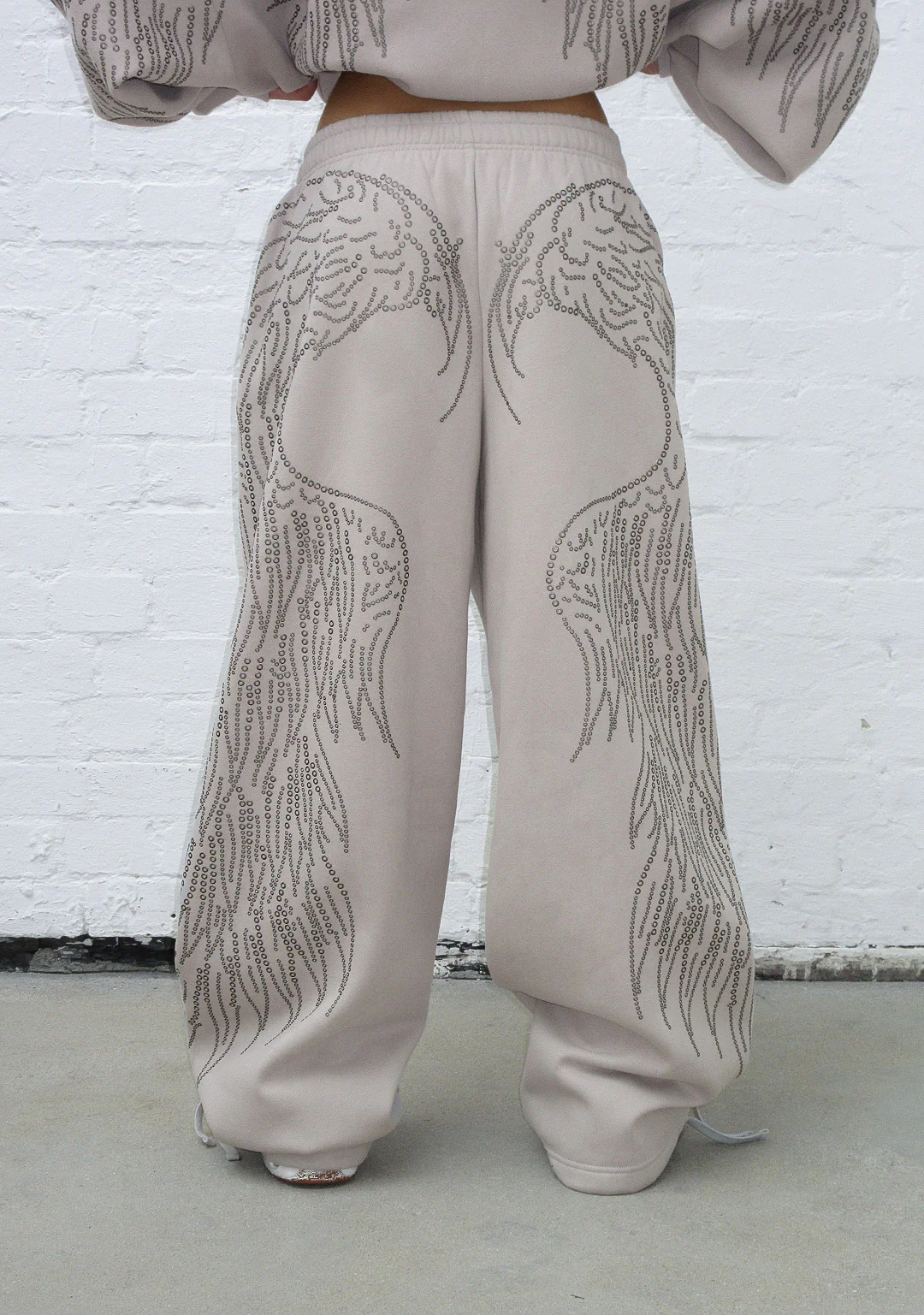 FALLEN STUDDED OVERSIZED SWEATPANTS BONE