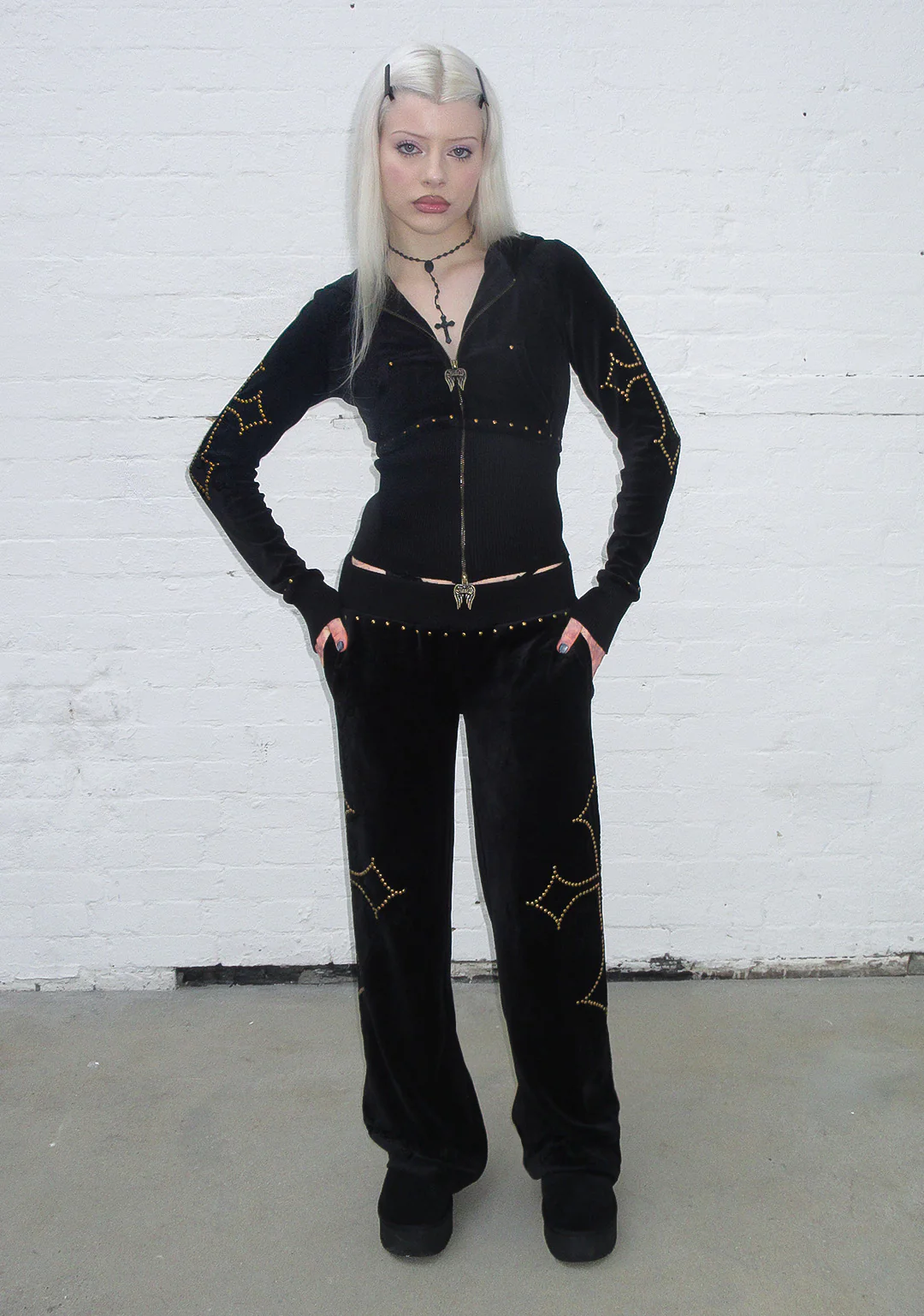 REBEL STUDDED VELOUR ZIP HOODIE BLACK