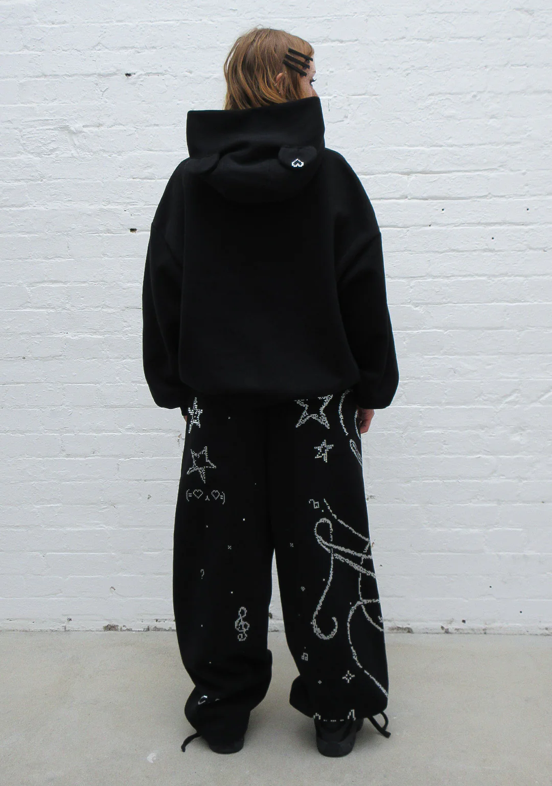 DREAMER RHINESTONE TEDDY PULLOVER HOODIE BLACK