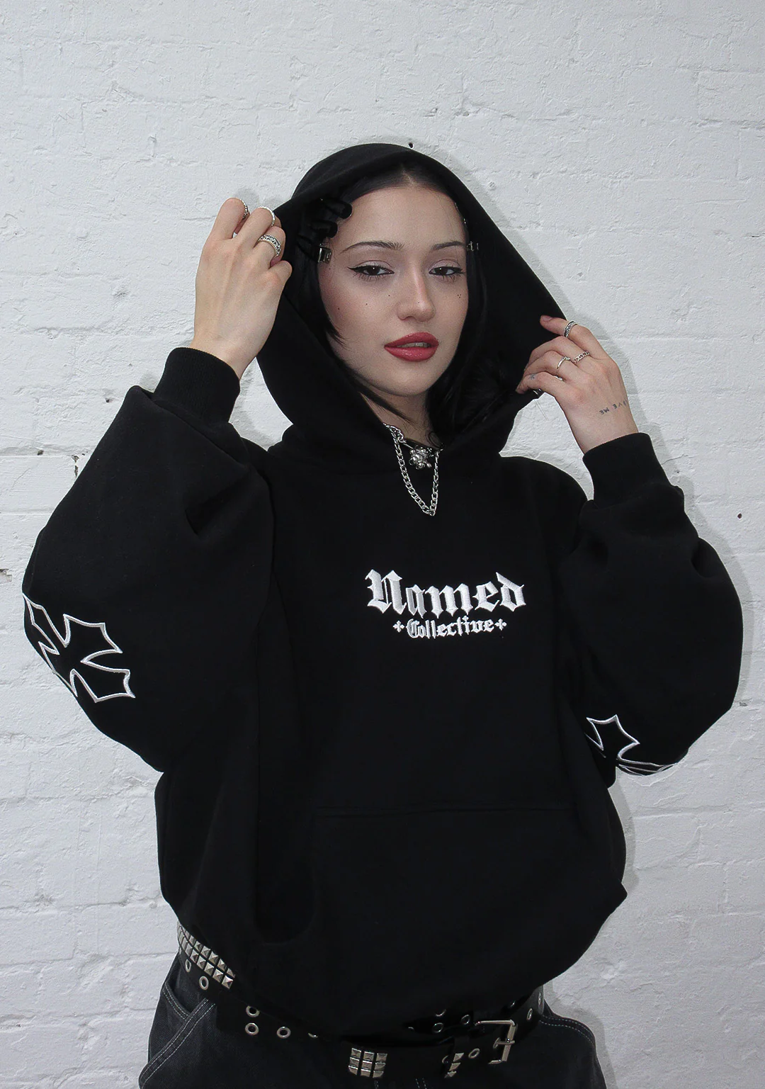 NAMED CLASSICS LOGO PULLOVER HOODIE BLACK