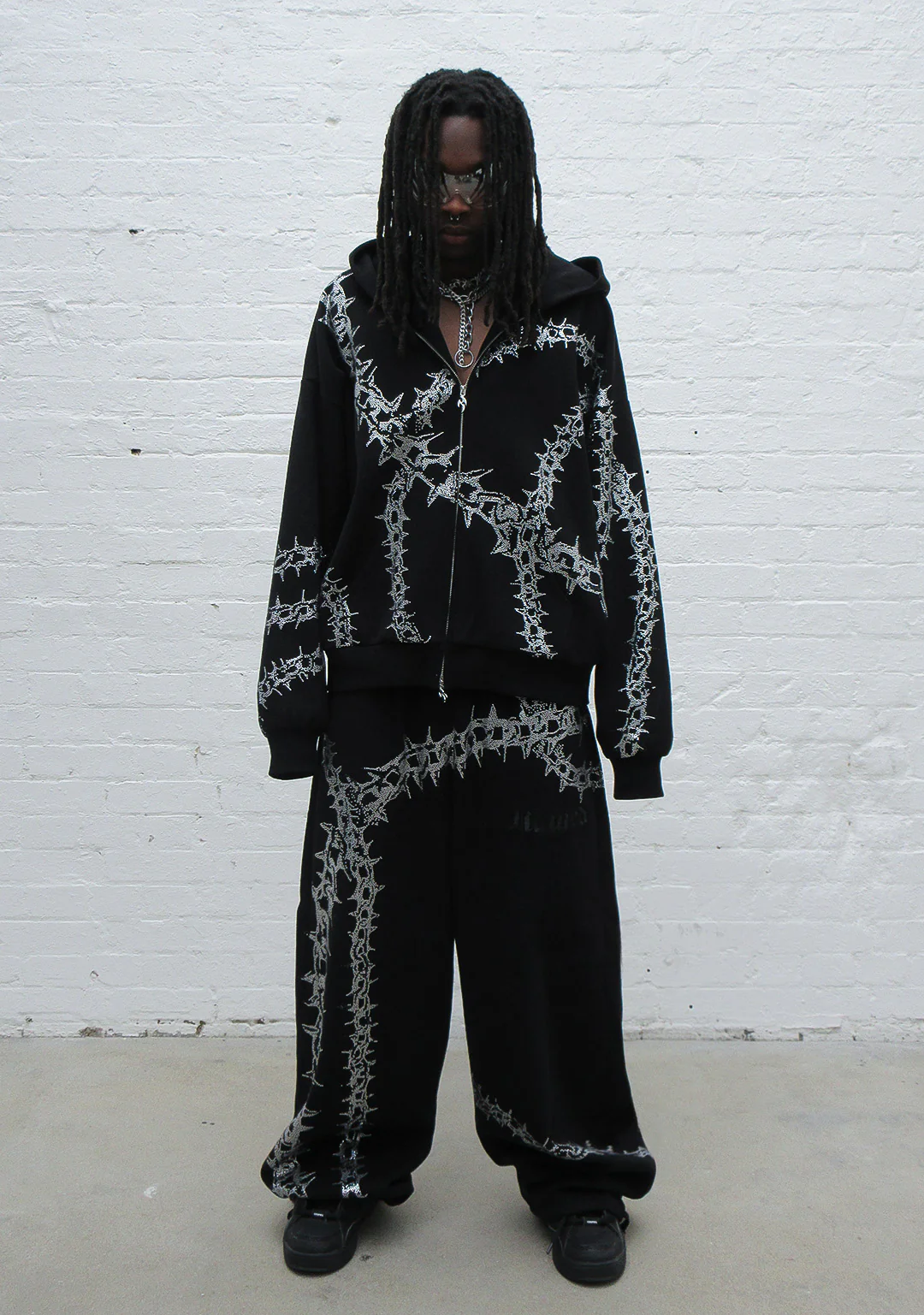 OMEN RHINESTONE OVERSIZED SWEATPANTS BLACK