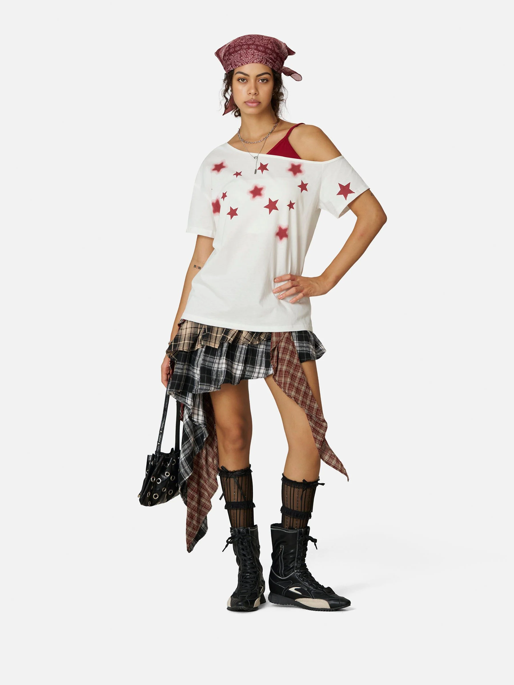 Aelfric Eden Star Graphic Off-The-Shoulder Tee