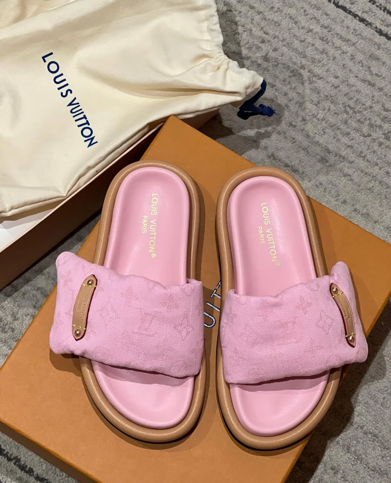 LV PILLOW MULE DENIM PINK