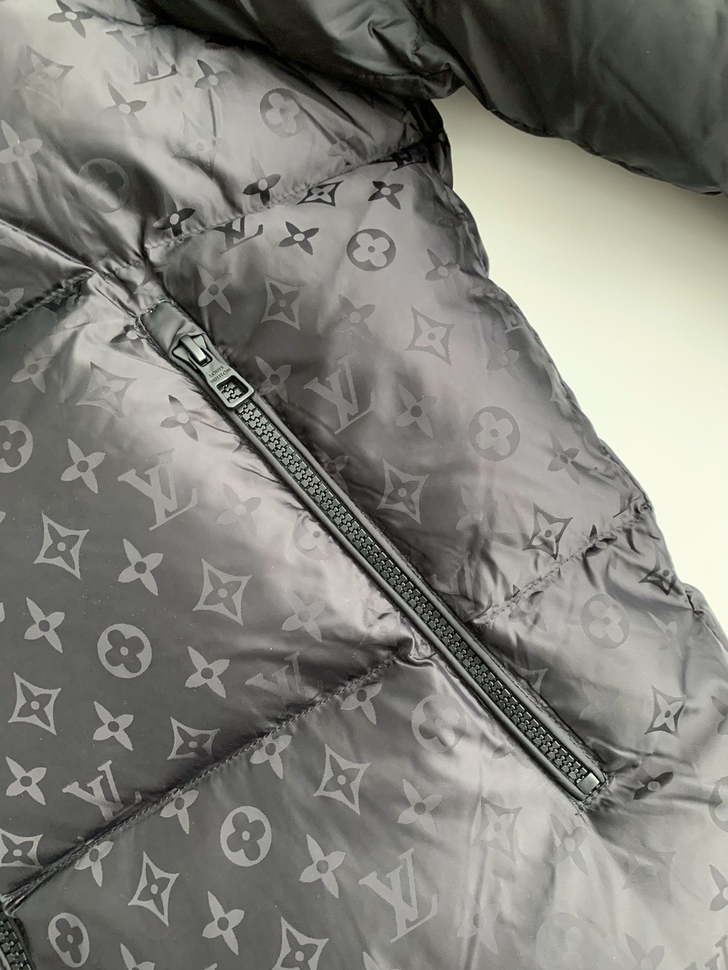 L X V LOGO Down Jacket