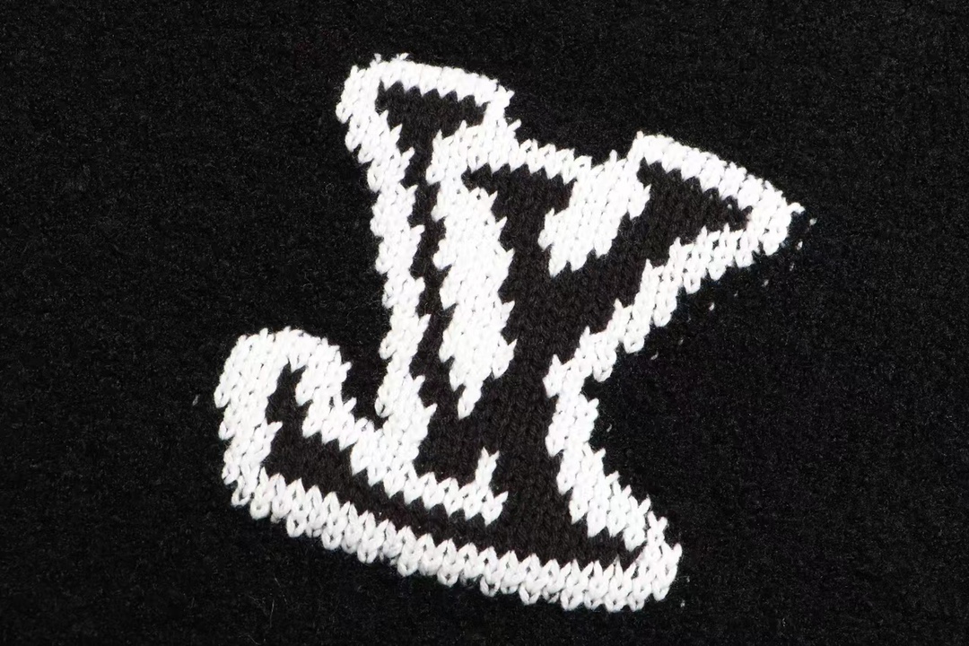 L X V Sweater Black