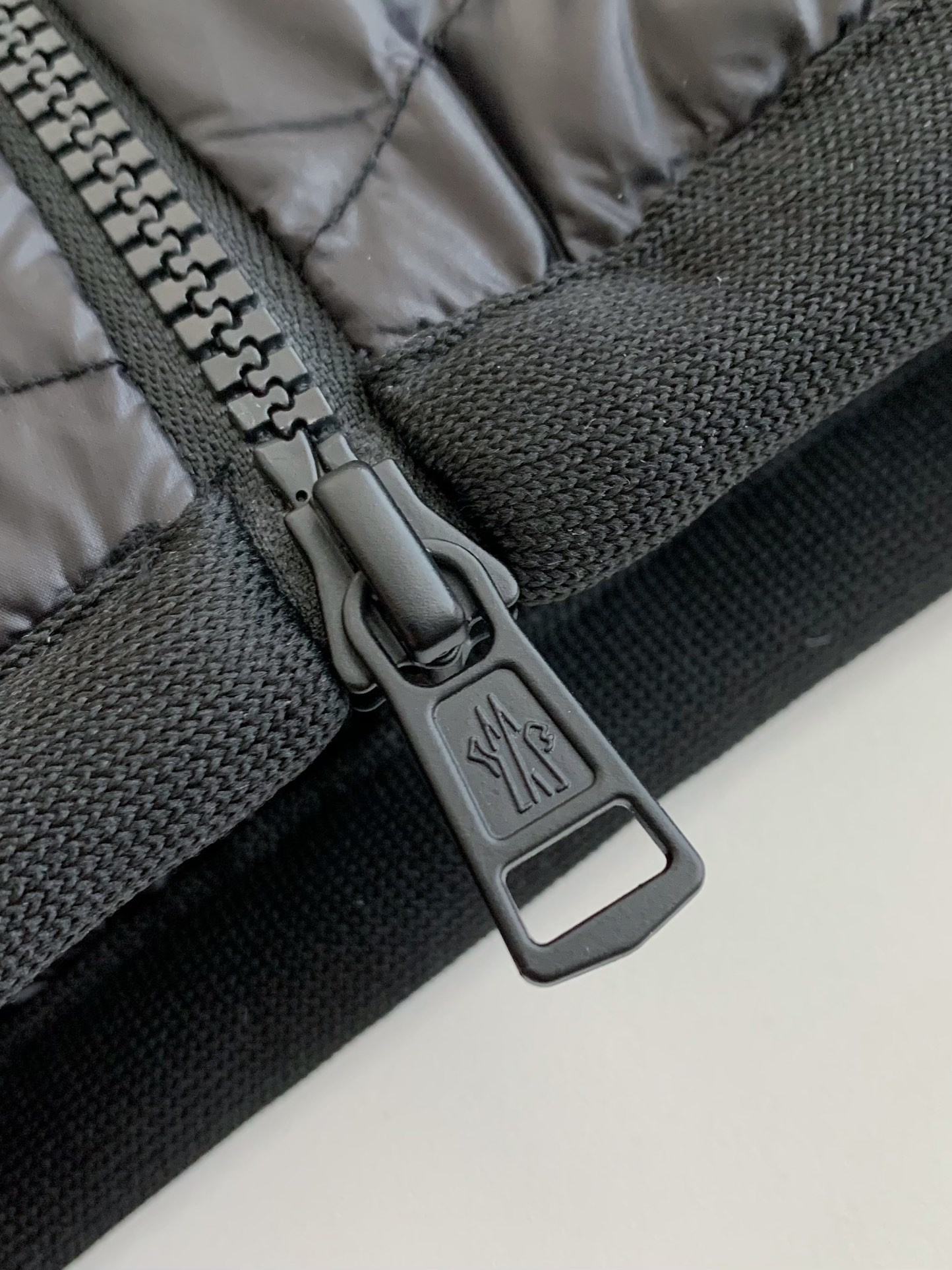 MONC FW22 Spider-Man Zip Hooded Down Jacket