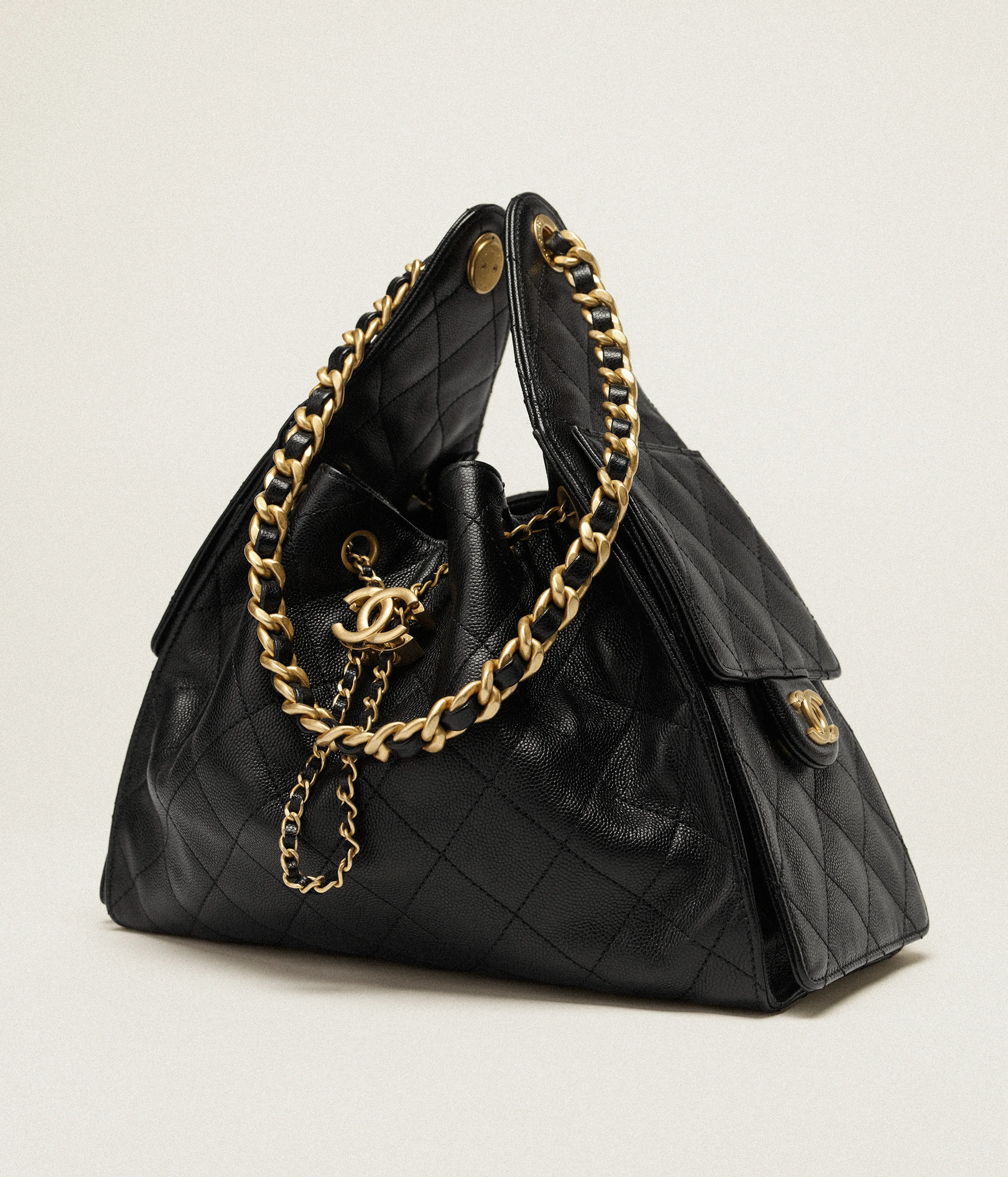 CHANEL 25 BLACK