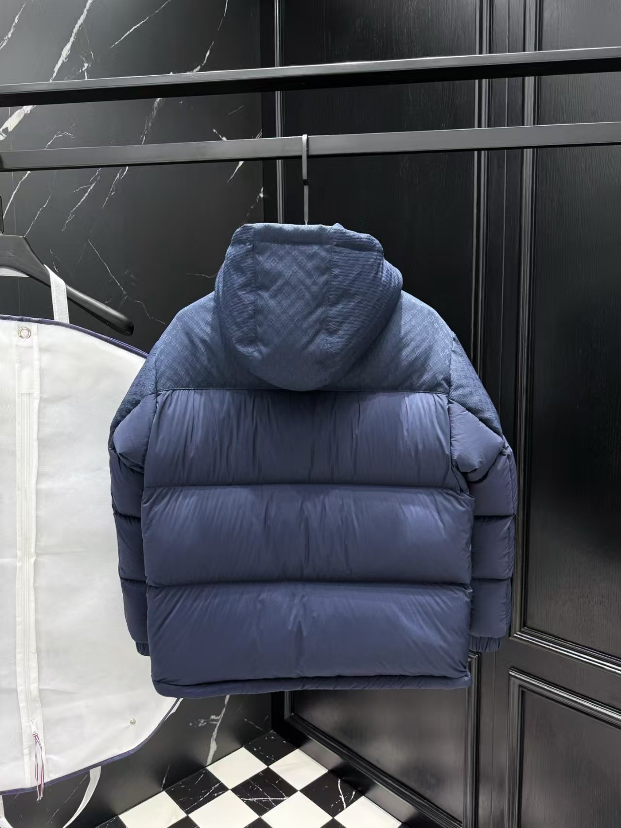 L X V LOGO Down Jacket