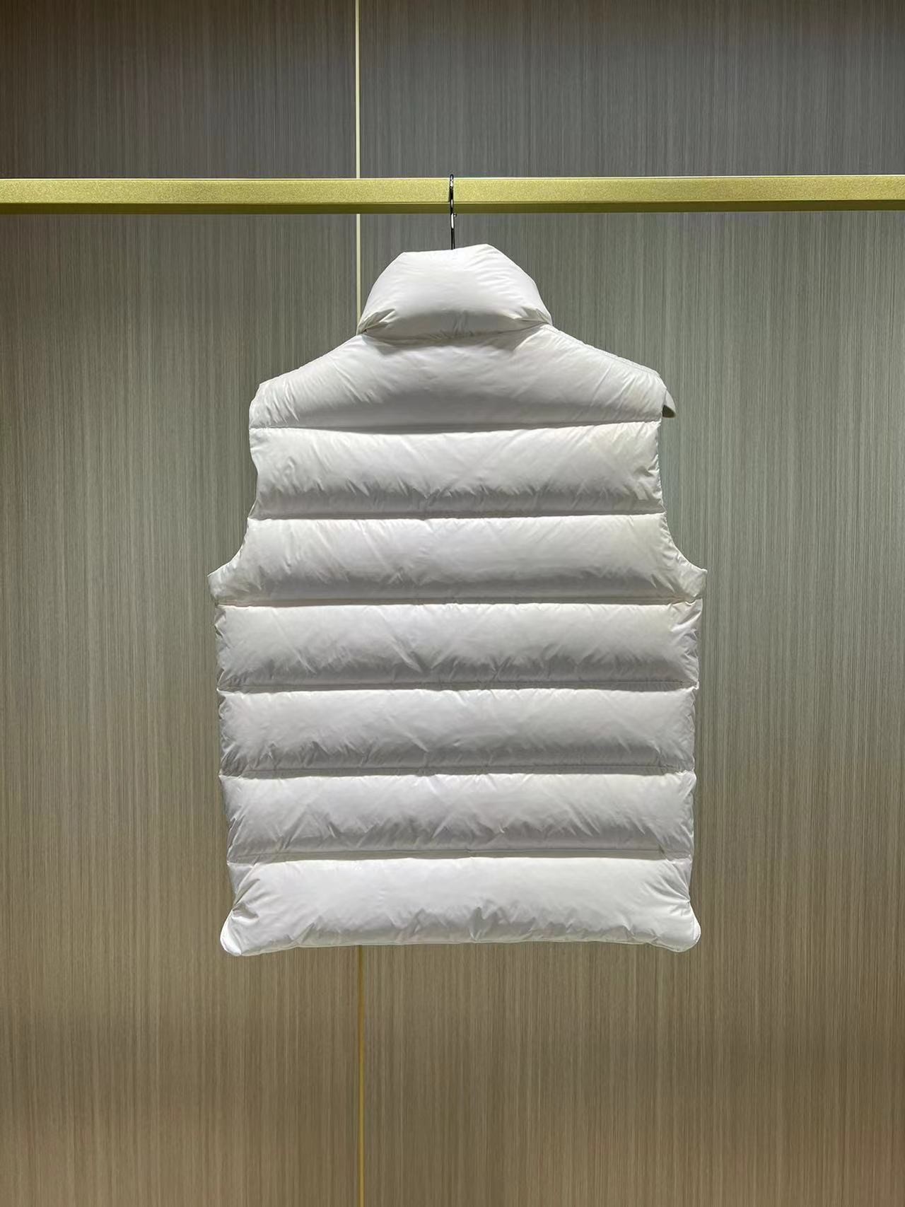 MONC stand collar down vest