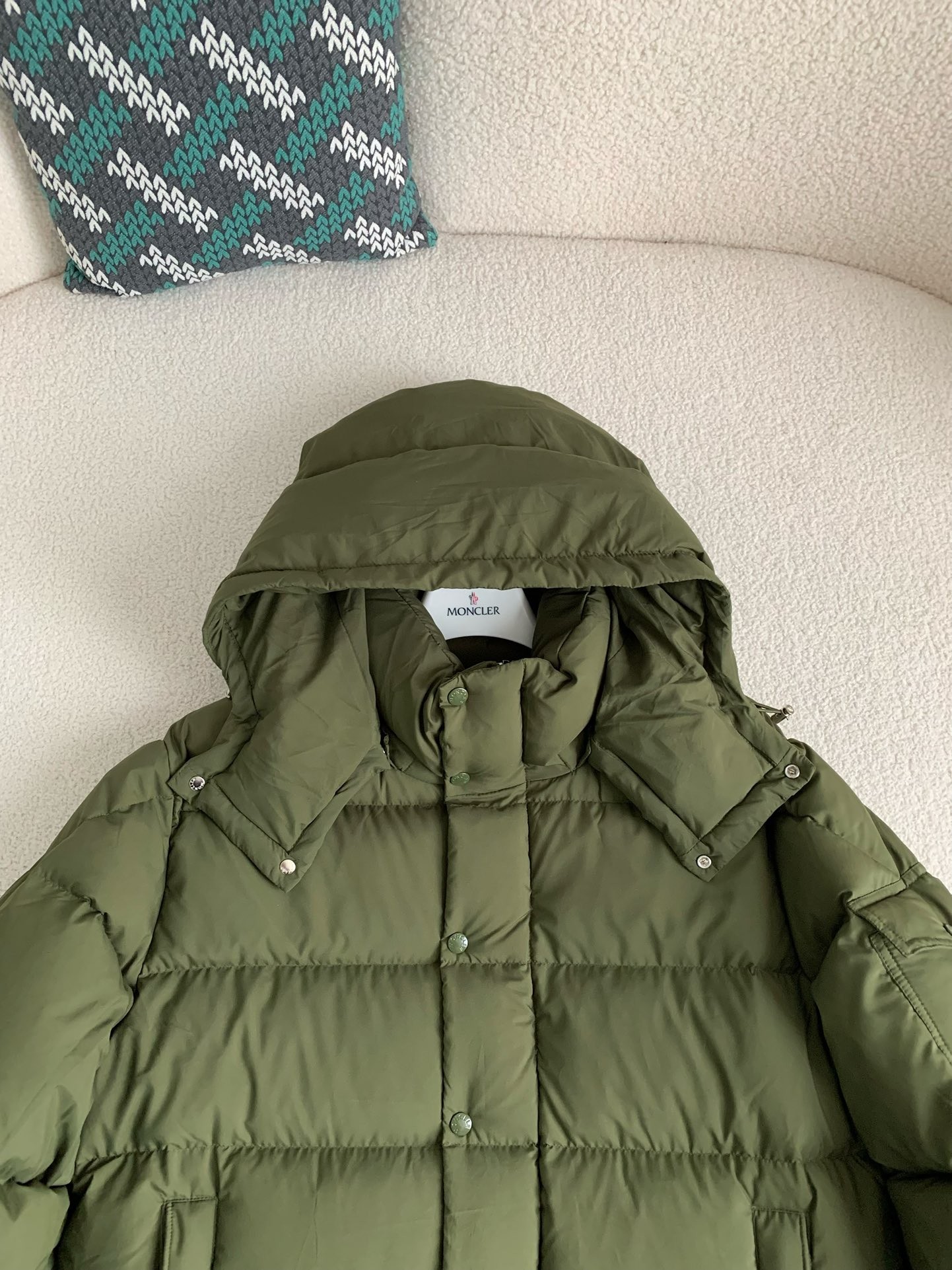 MONC Vezere Short Down Jacket