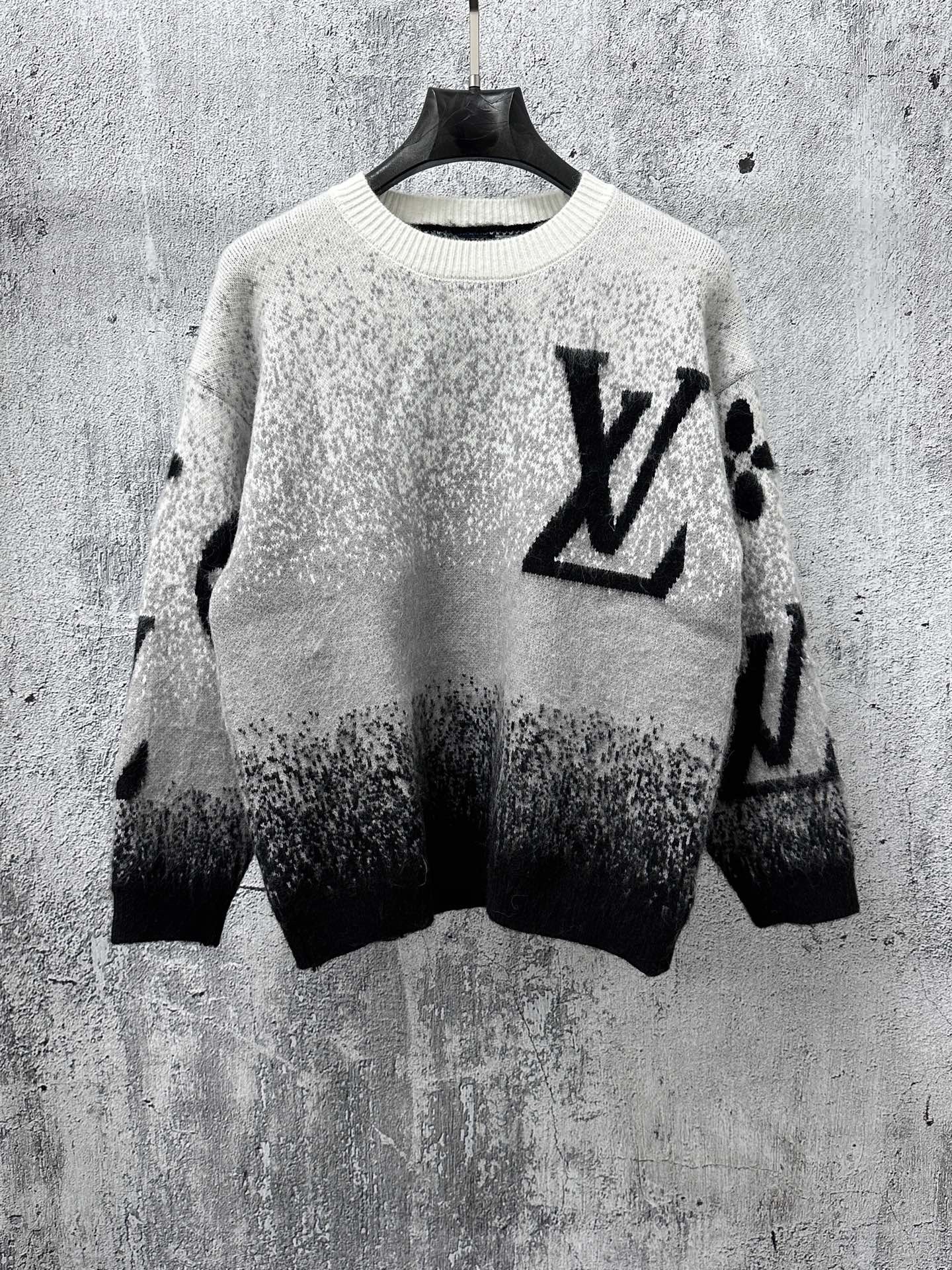 L X V  Sweater 2025