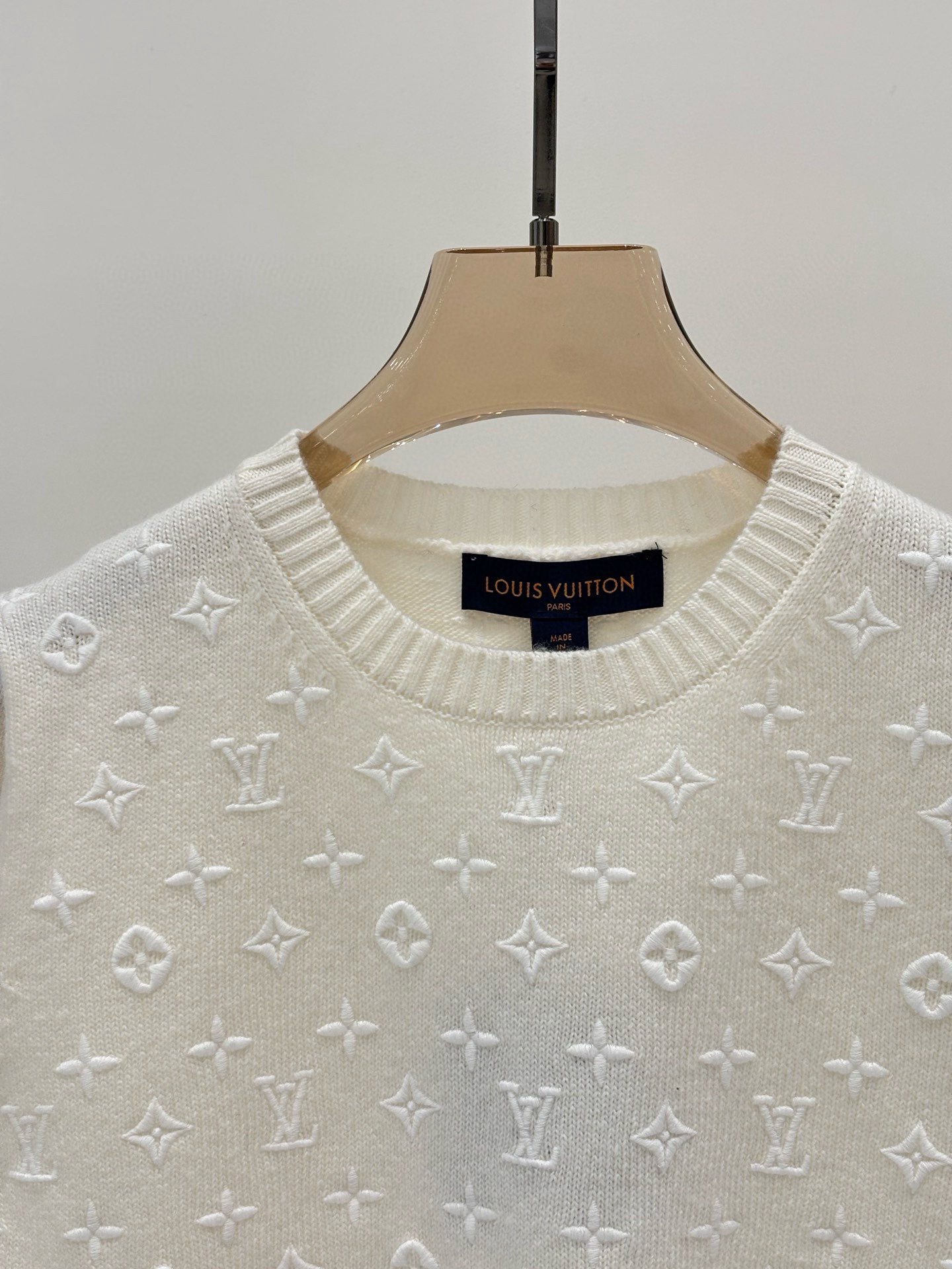 L X V  Sweater 2025 （Embroidered pattern knitted） Women's style