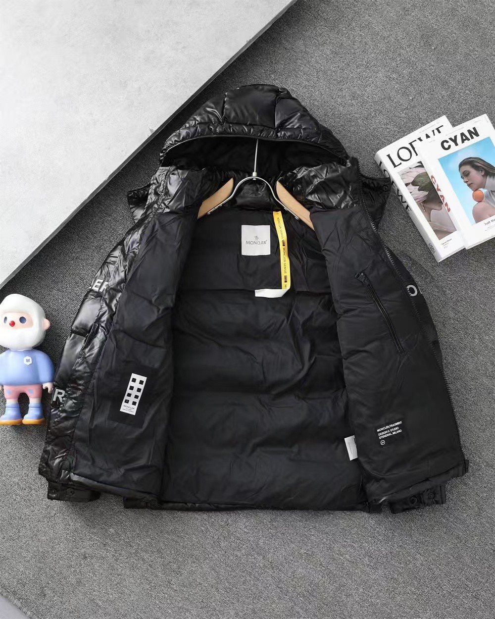 MONC Fujiwara Hiroshi co-branded full-print letter shiny down jacket