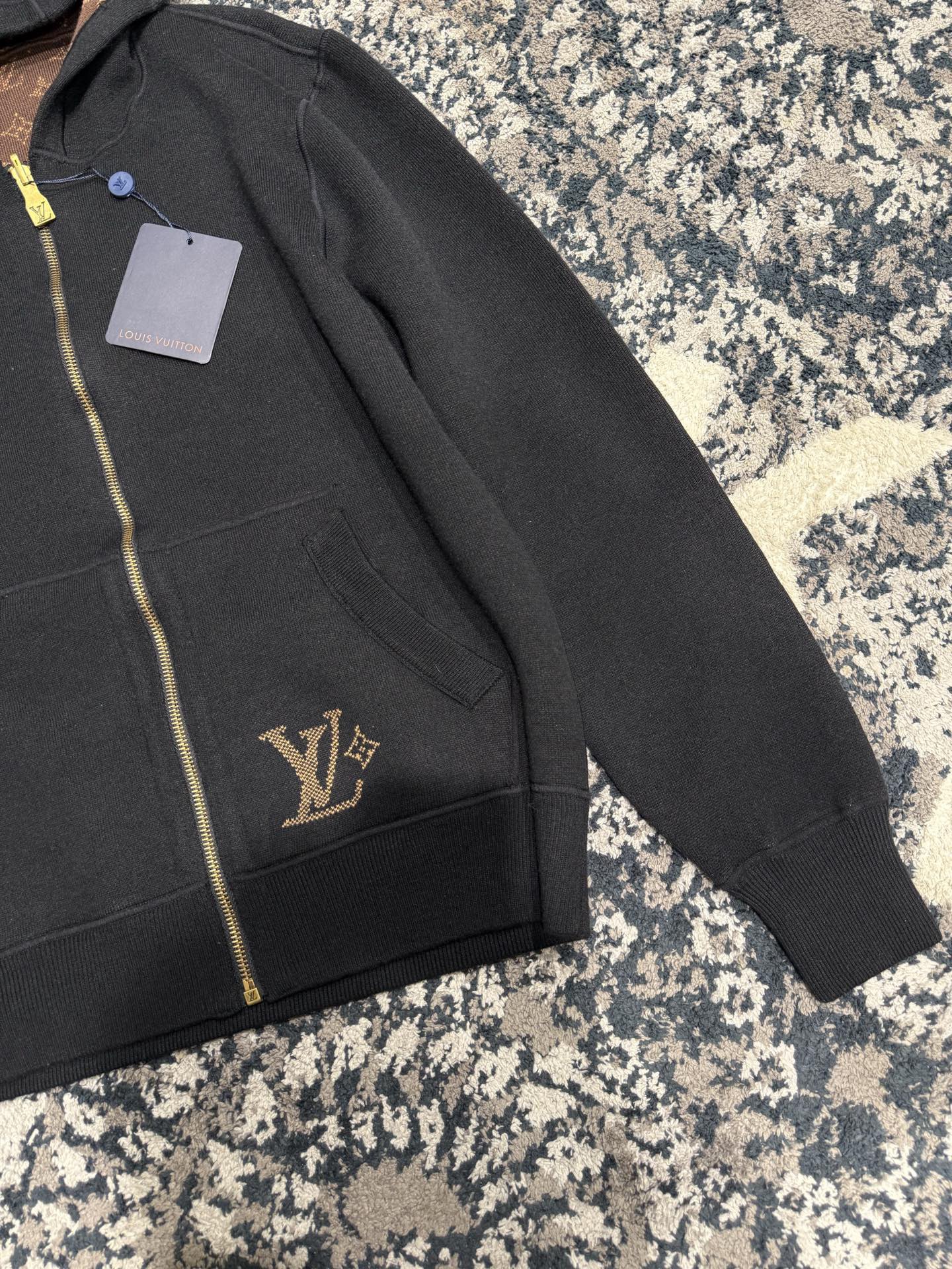 L X V Double-sided hooded jacket 2025