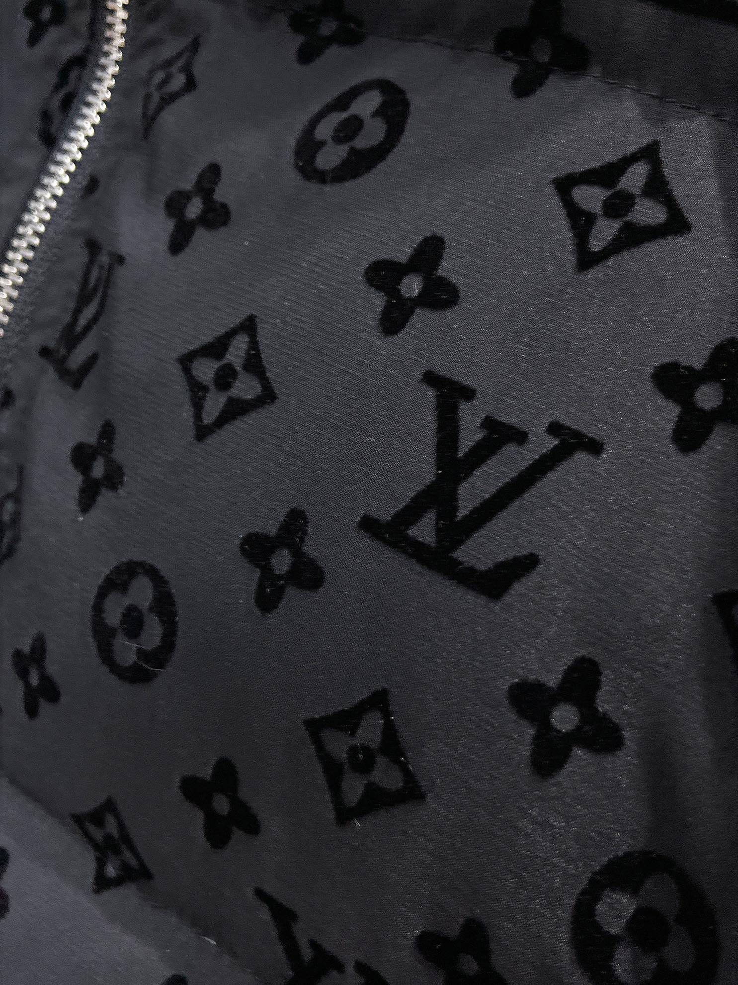 L X V LOGO Down Jacket 2025