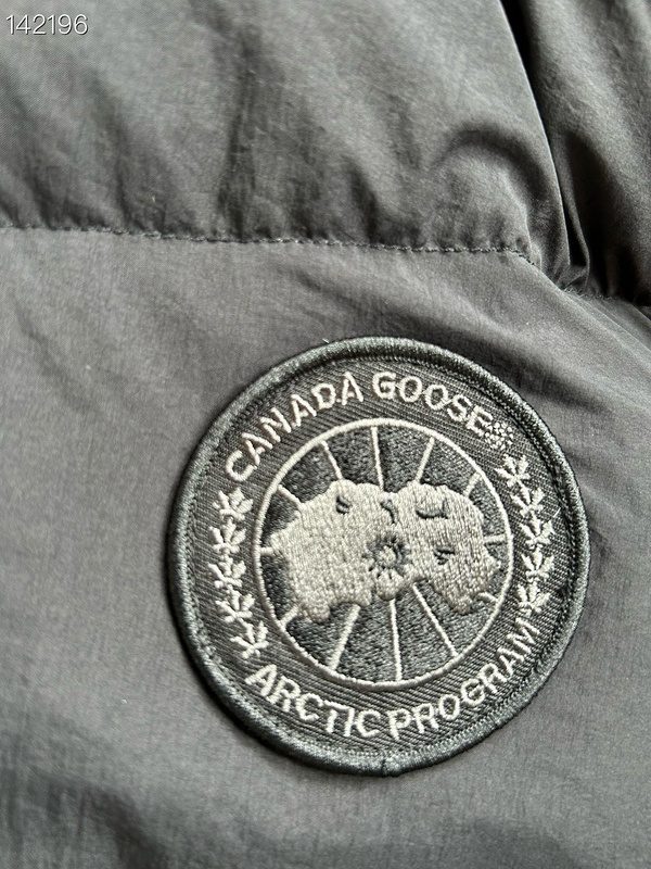 Canada G Long down jacket（ Women's style）