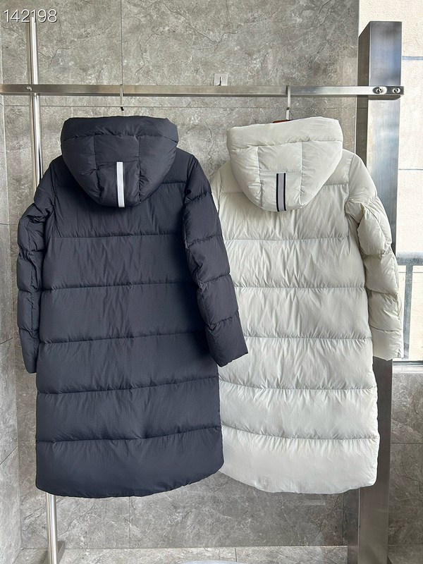 Canada G Long down jacket（ Women's style）