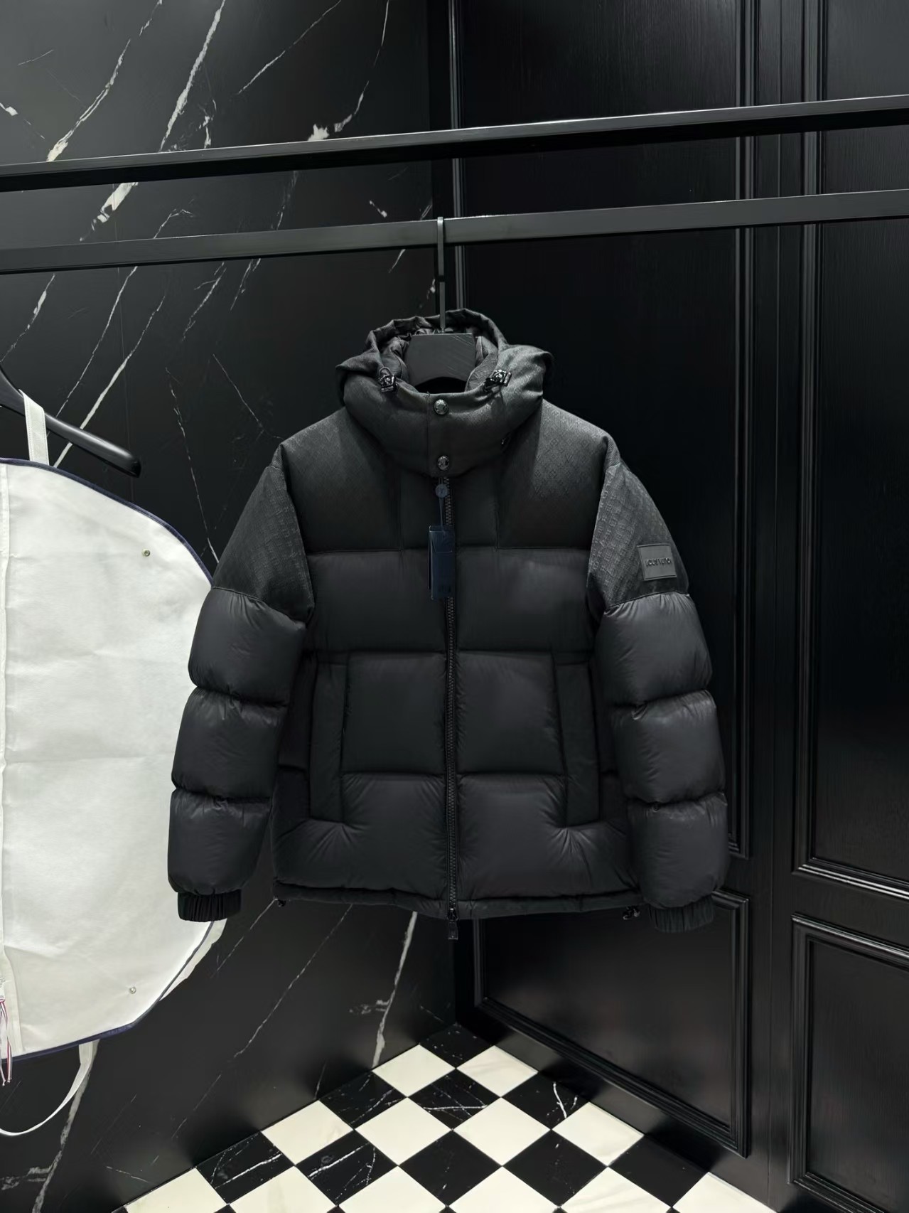 L X V LOGO Down Jacket