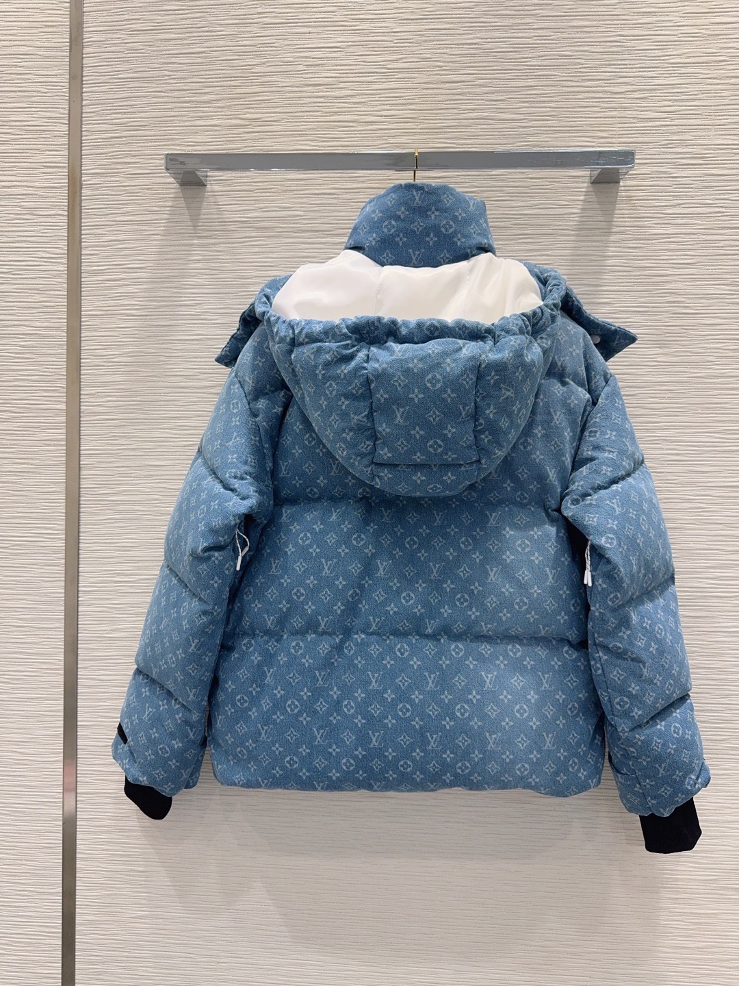 L X V LOGO Down Jacket （Women ）