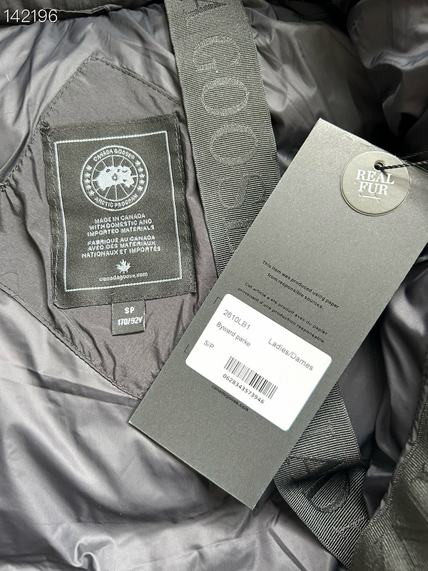 Canada G Long down jacket（ Women's style）