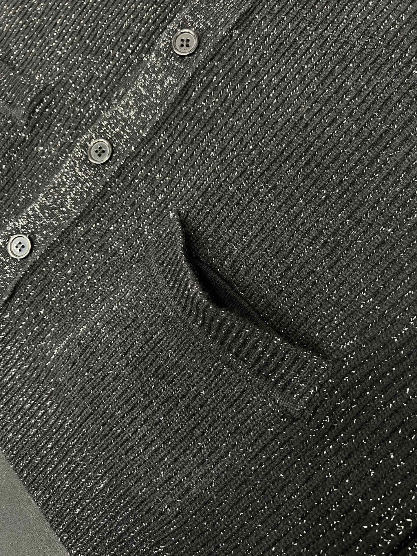 Y X L Silver-threaded wool sweaters