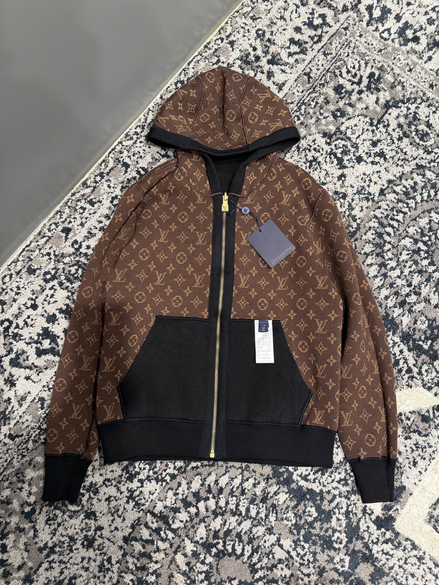 L X V Double-sided hooded jacket 2025