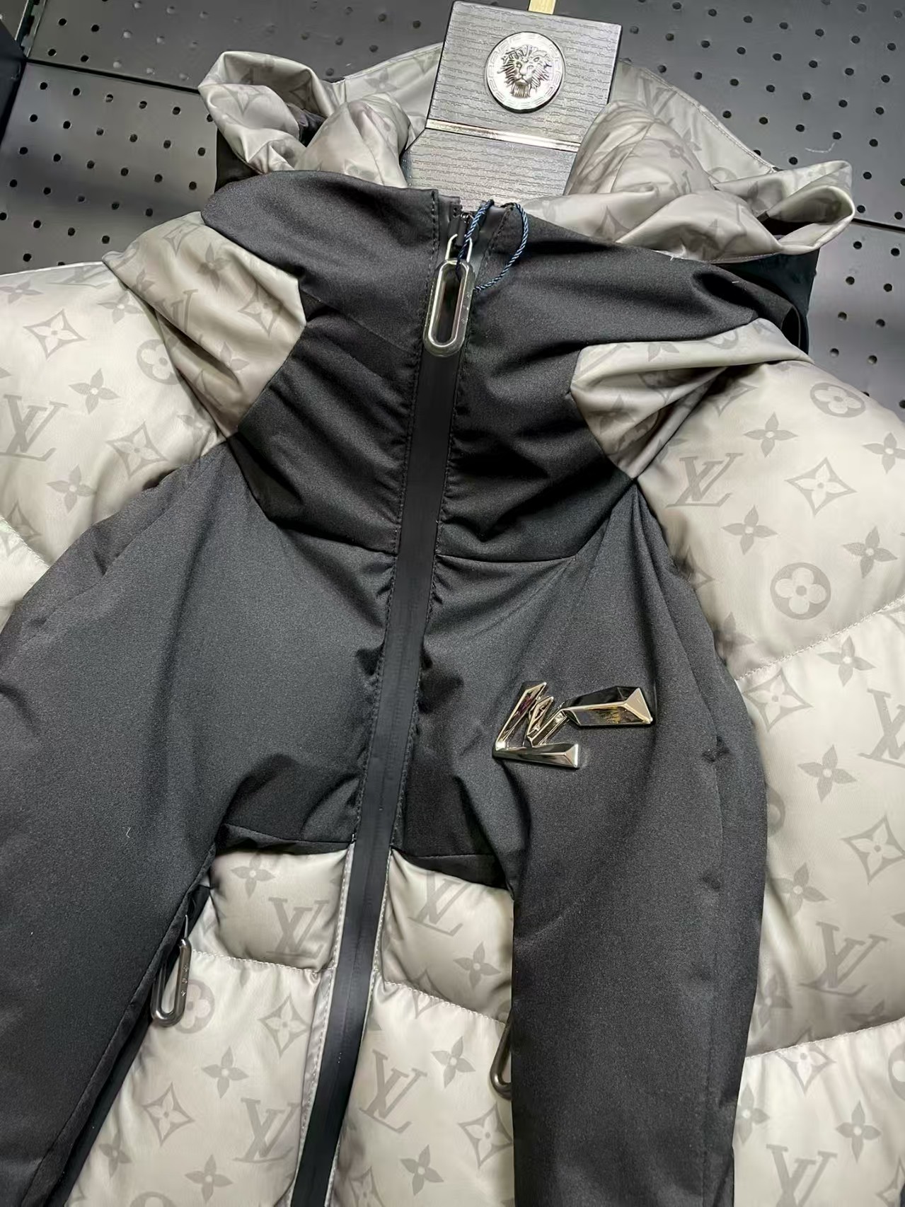 L X V LOGO Down Jacket