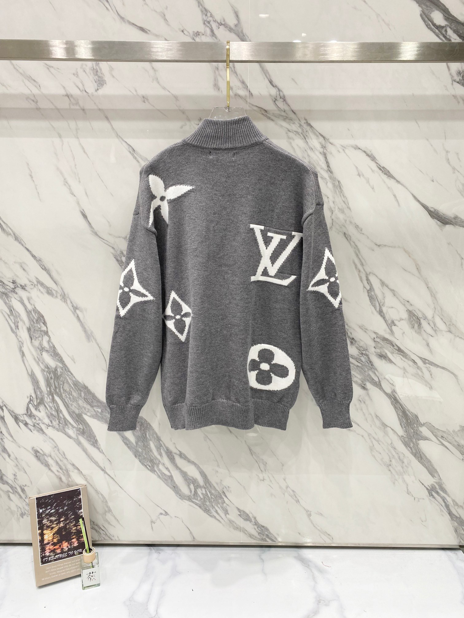 L X V  Sweater 2025