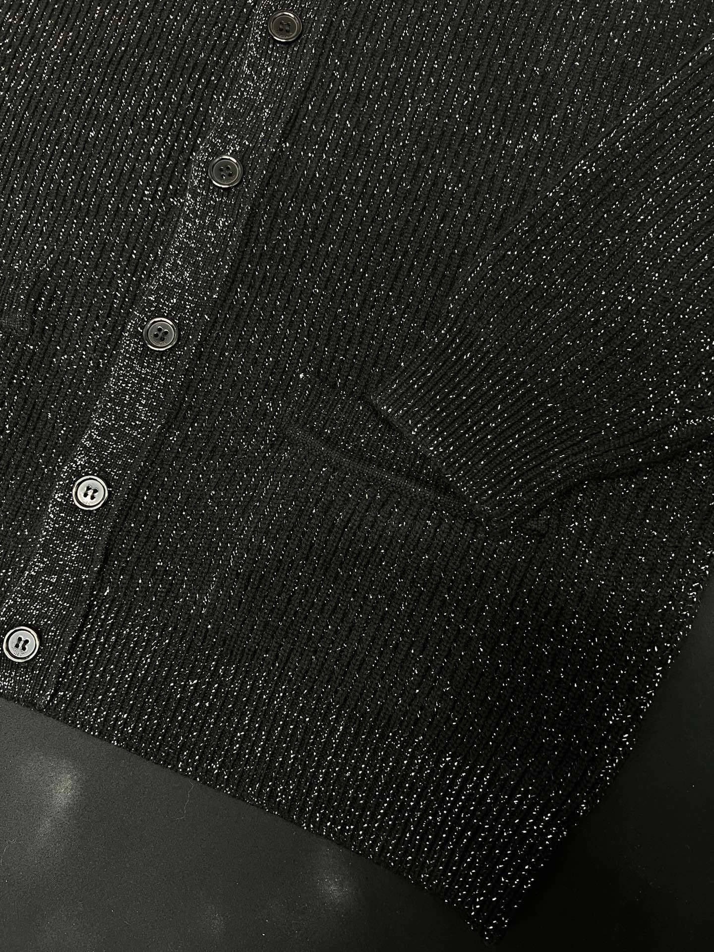 Y X L Silver-threaded wool sweaters