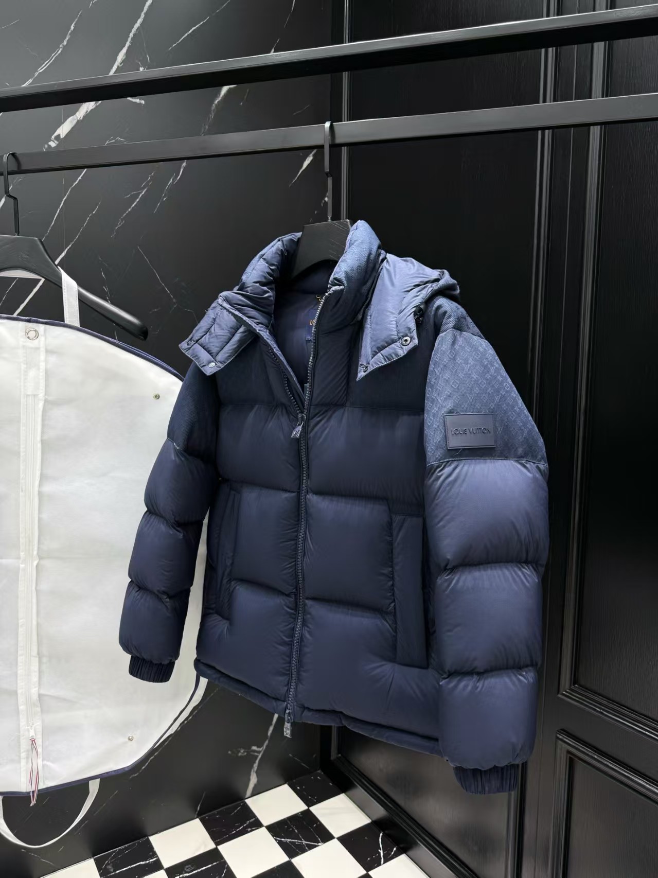 L X V LOGO Down Jacket