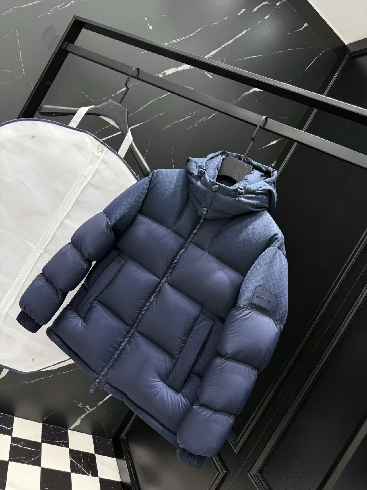 L X V LOGO Down Jacket