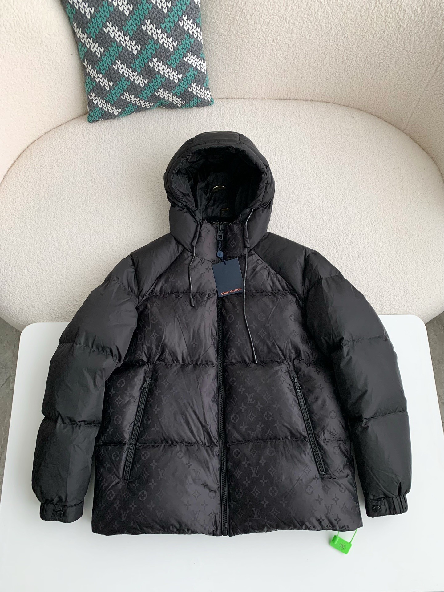 L X V LOGO Down Jacket