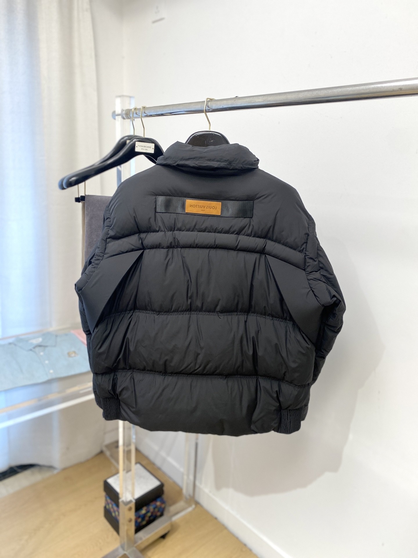 L X V LOGO Down Jacket 2025