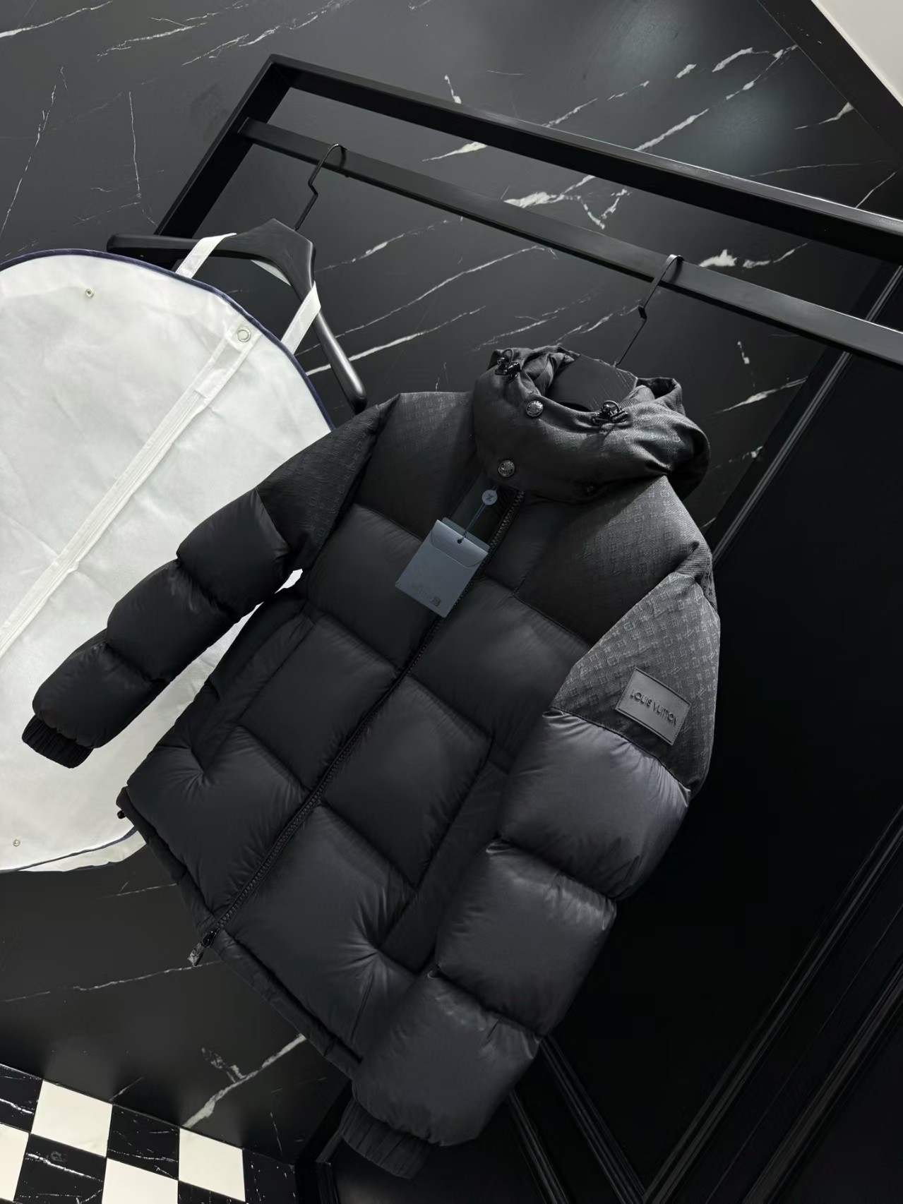 L X V LOGO Down Jacket