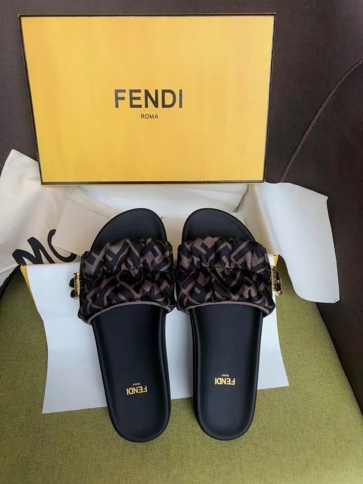 FENDI SLIDES