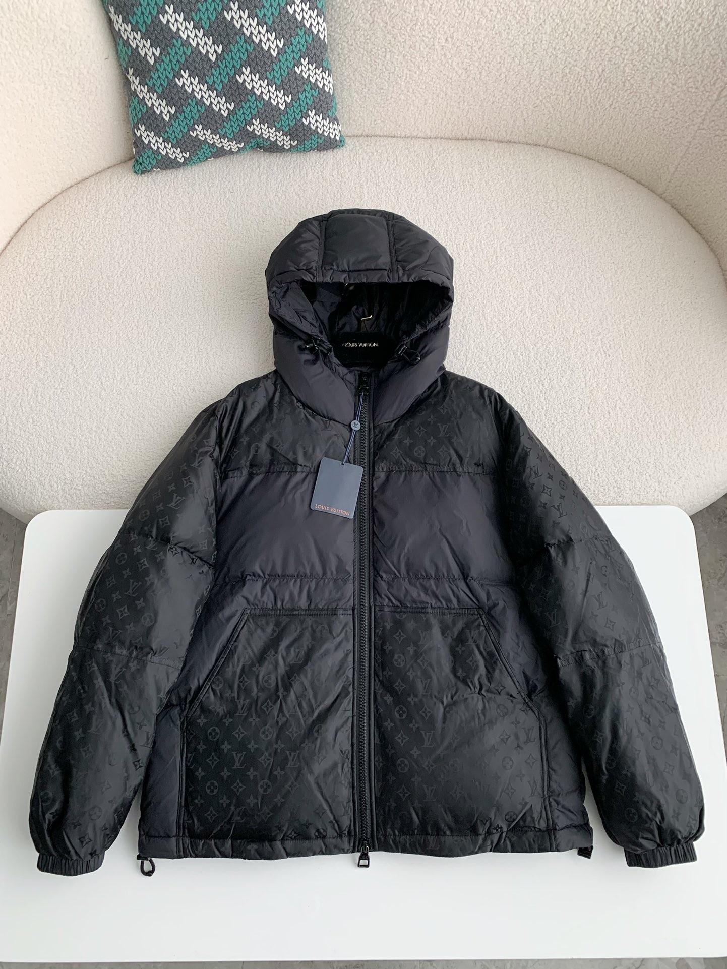 L X V LOGO Down Jacket