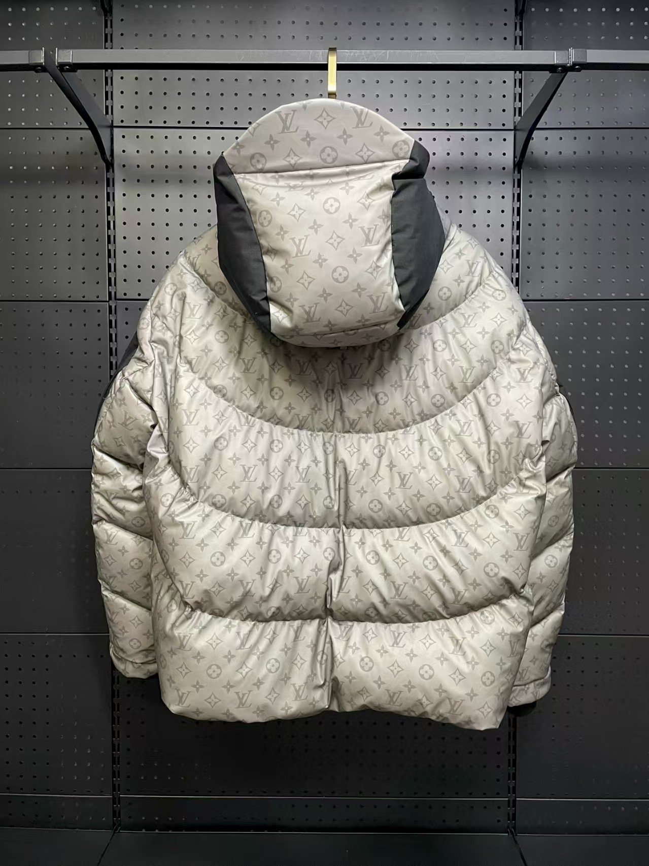 L X V LOGO Down Jacket
