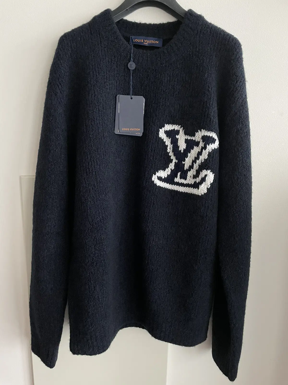 LV SWEATER BLACK
