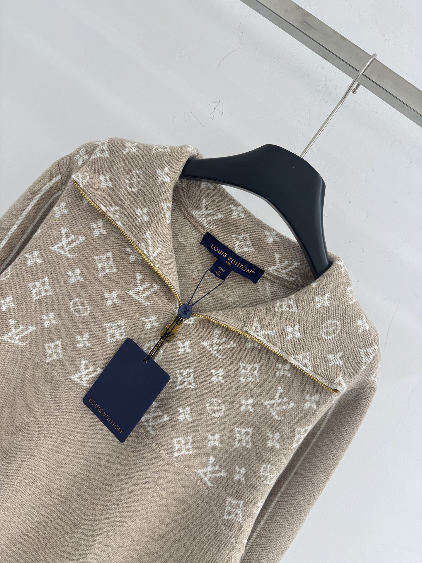 L X V 25PF Sweater